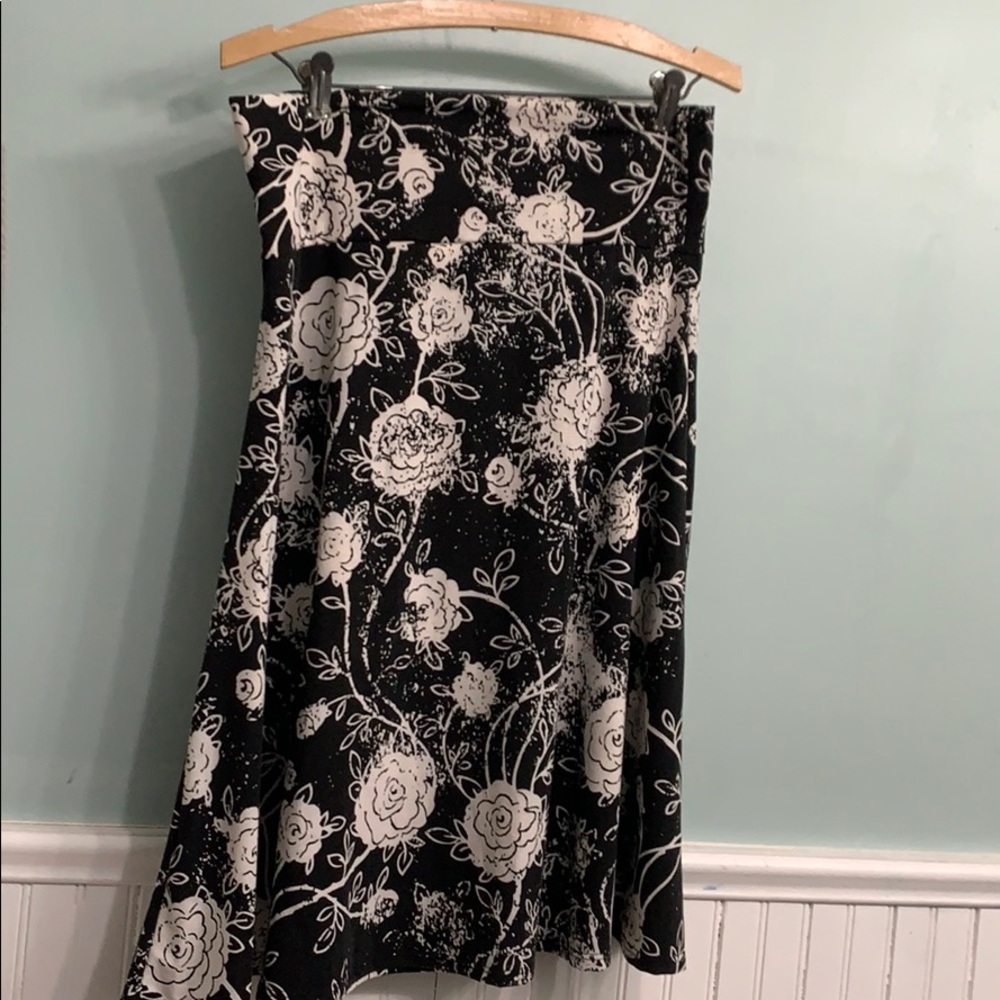 Lularoe skirt